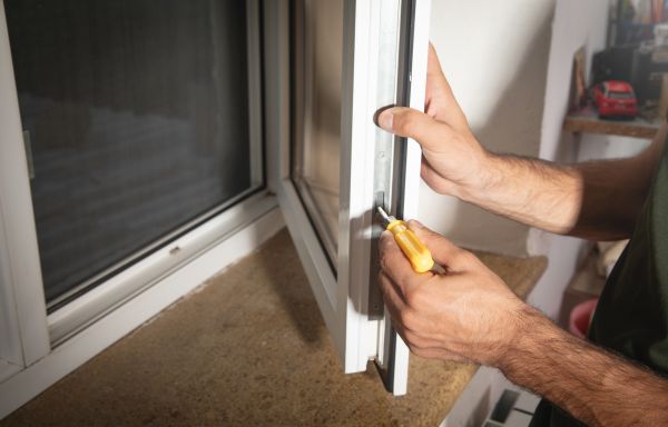 Cost of Dual Pane Window Repair in Benton