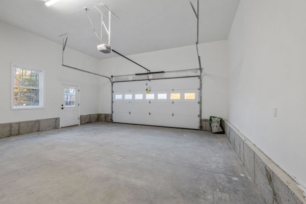 Cost of Garage Window Repair in Benton